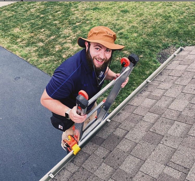 Step-by-Step Guide: How to Safely Secure Your Ladder to Gutters